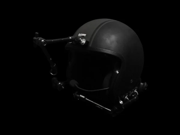pov_helm_1